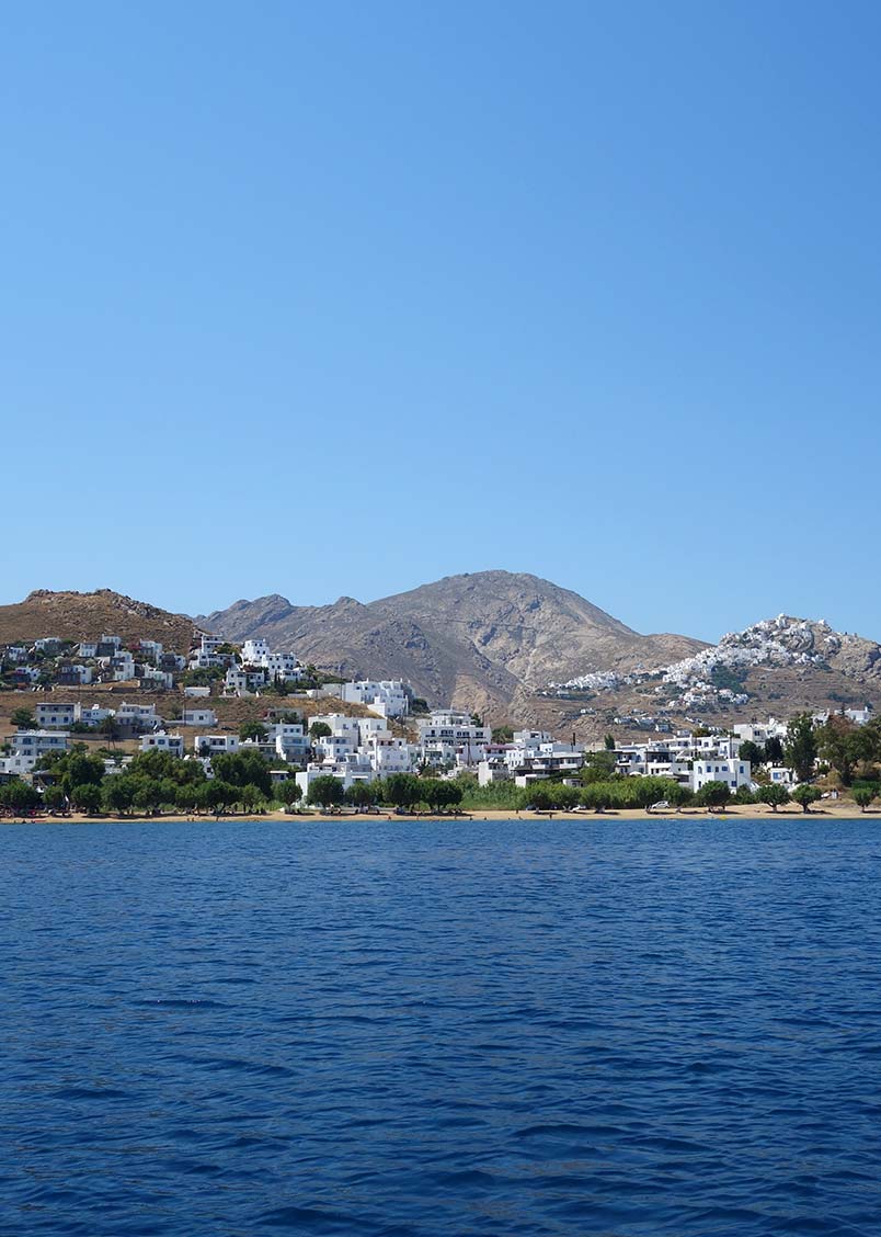 La plage d’Avlomonas à Livadi, Serifos